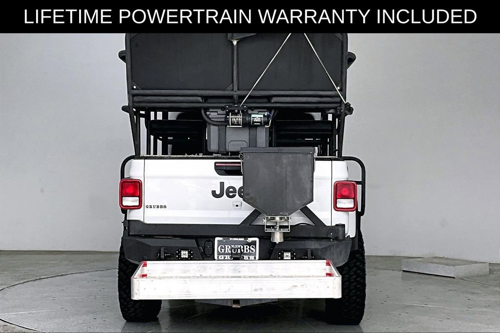 Used 2025 Jeep Gladiator Sport image 6