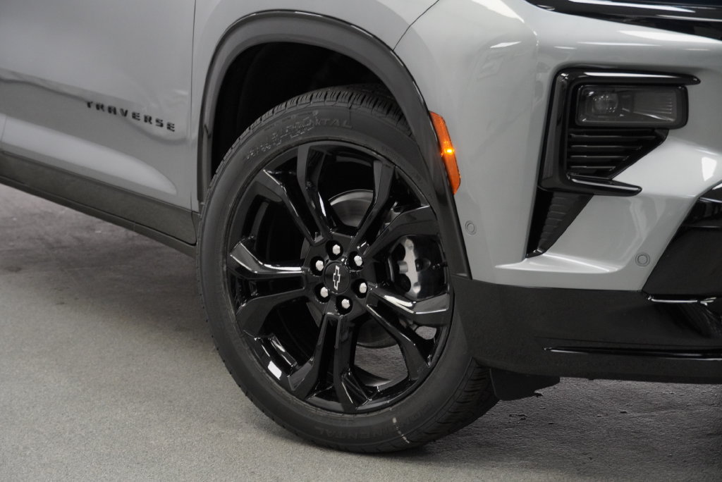 New 2027 Chevrolet Traverse RS w/ LPO, Floor Liner Package AWD/4WD image 10
