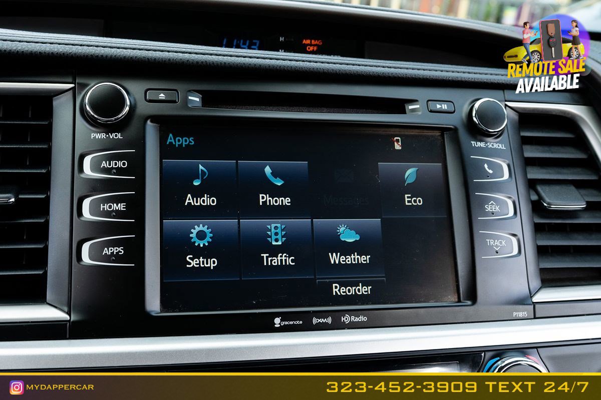 Used 2019 Toyota Highlander Plus w/ Carpet Mat Package (TMS) FWD image 31