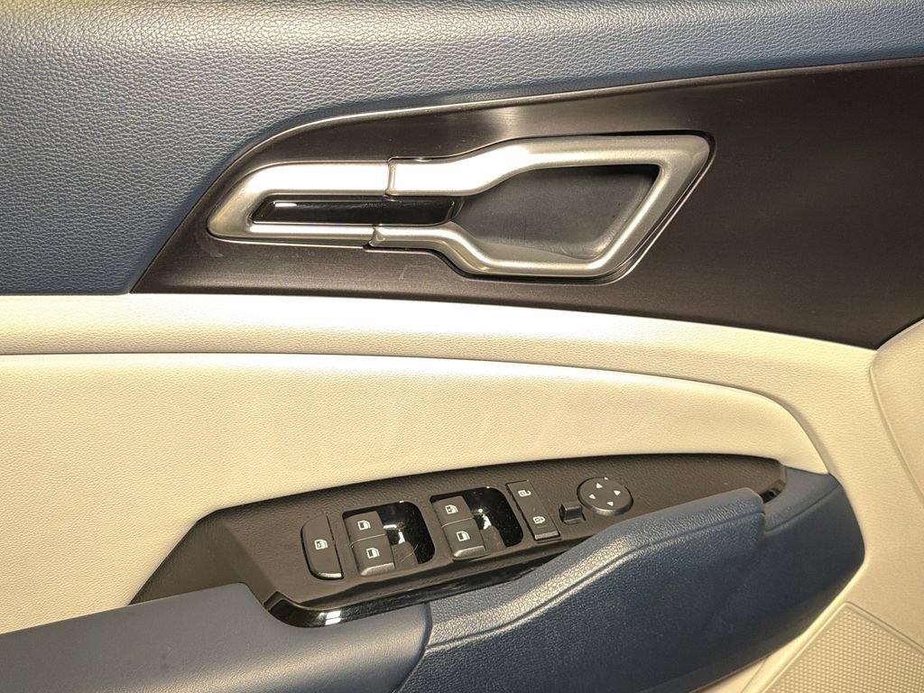 Certified 2023 Kia Sportage EX AWD/4WD image 17