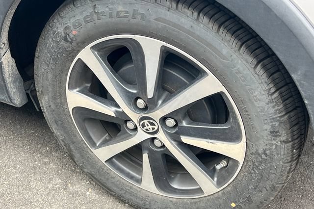 Used 2018 Toyota Prius C One FWD image 4
