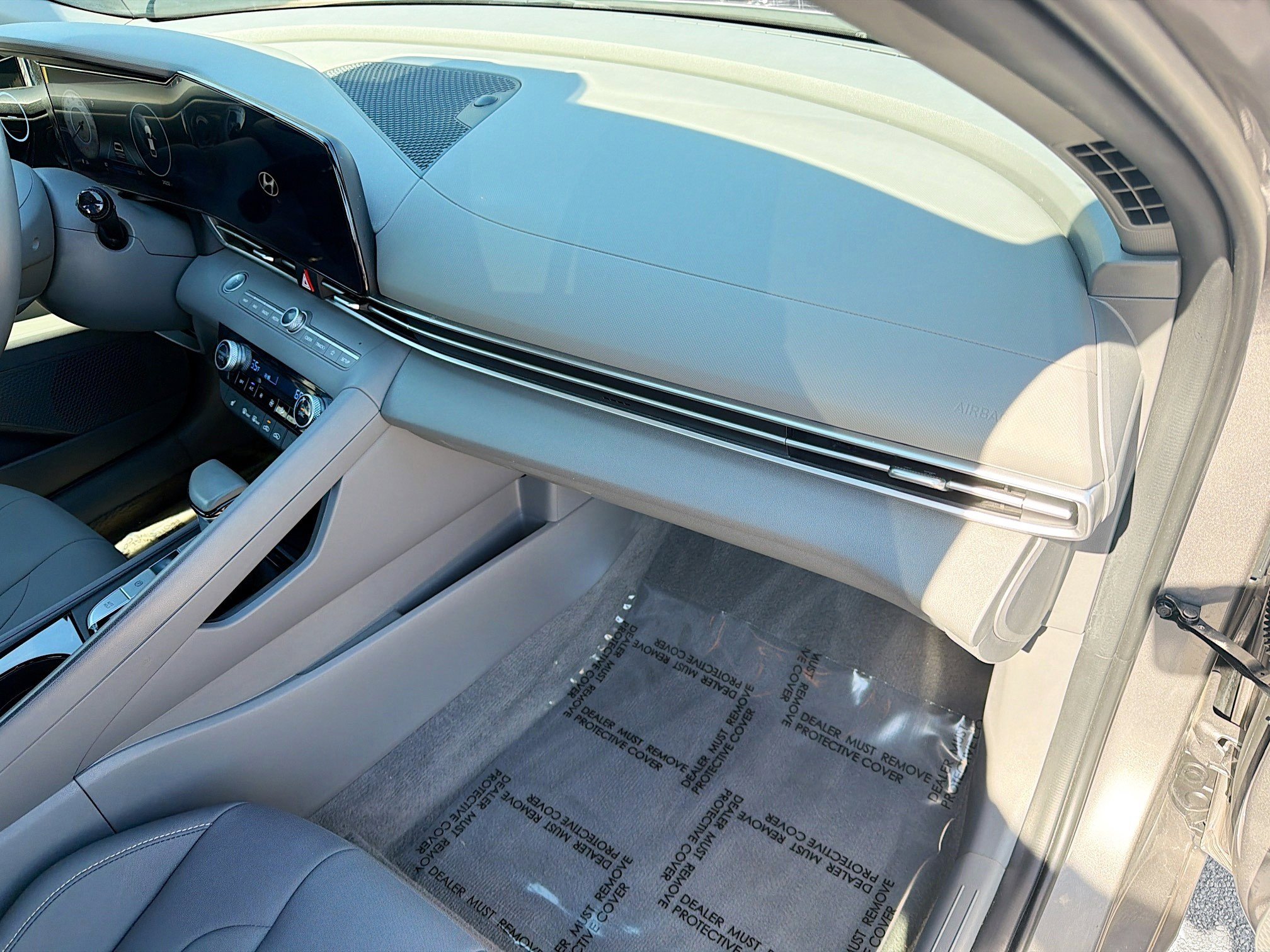 Used 2023 Hyundai Elantra SEL w/ Convenience Package image 29