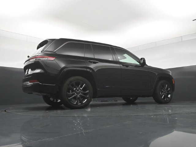 Used 2026 Jeep Grand Cherokee Limited AWD/4WD image 24