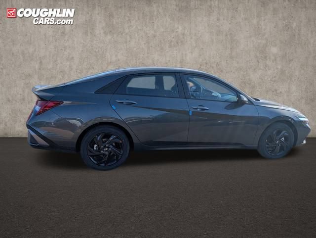 New 2026 Hyundai Elantra SEL FWD image 9