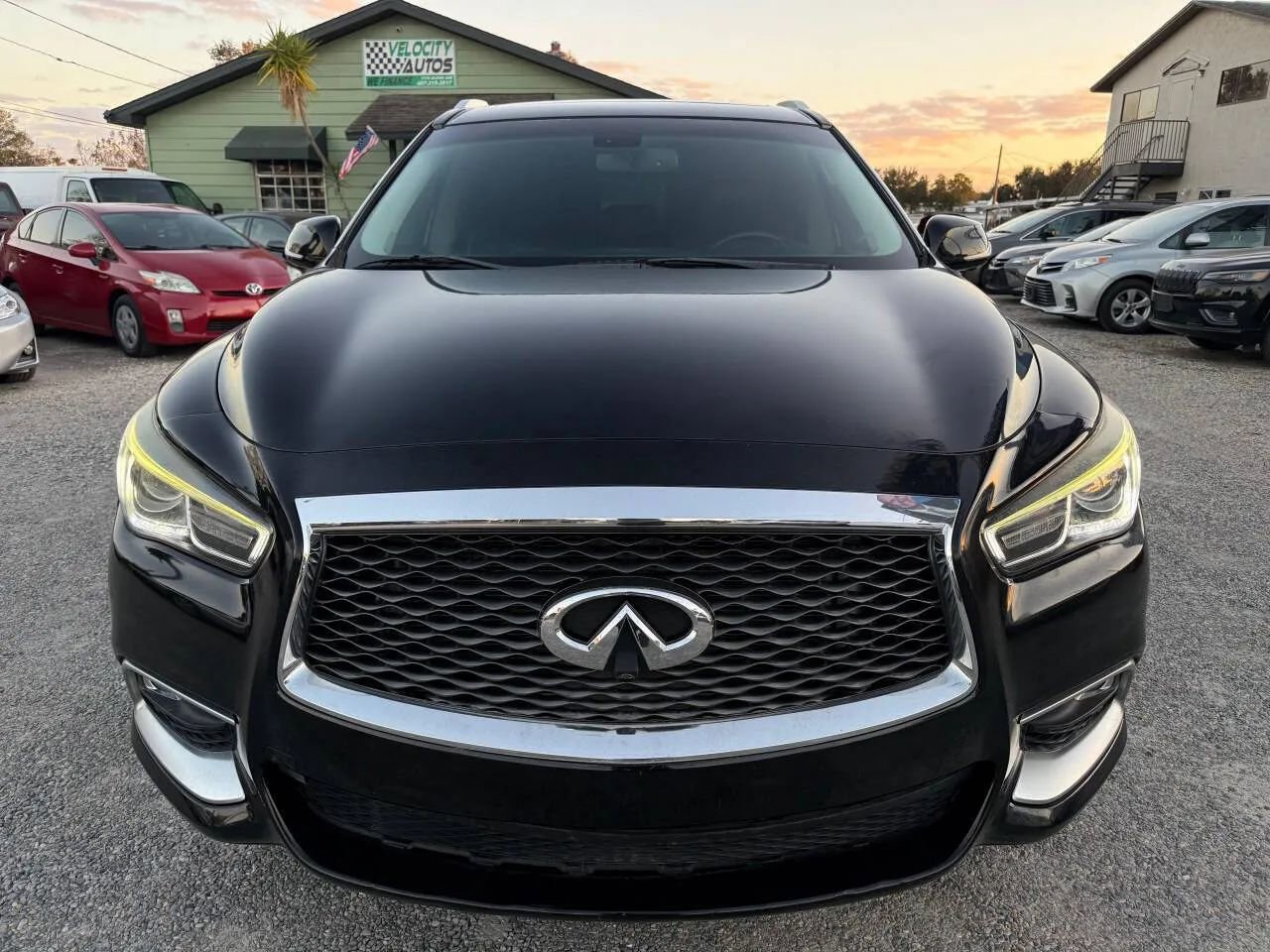 Used 2016 INFINITI QX60 3.5 Sport Utility 4D w/ Premium Plus Package image 2