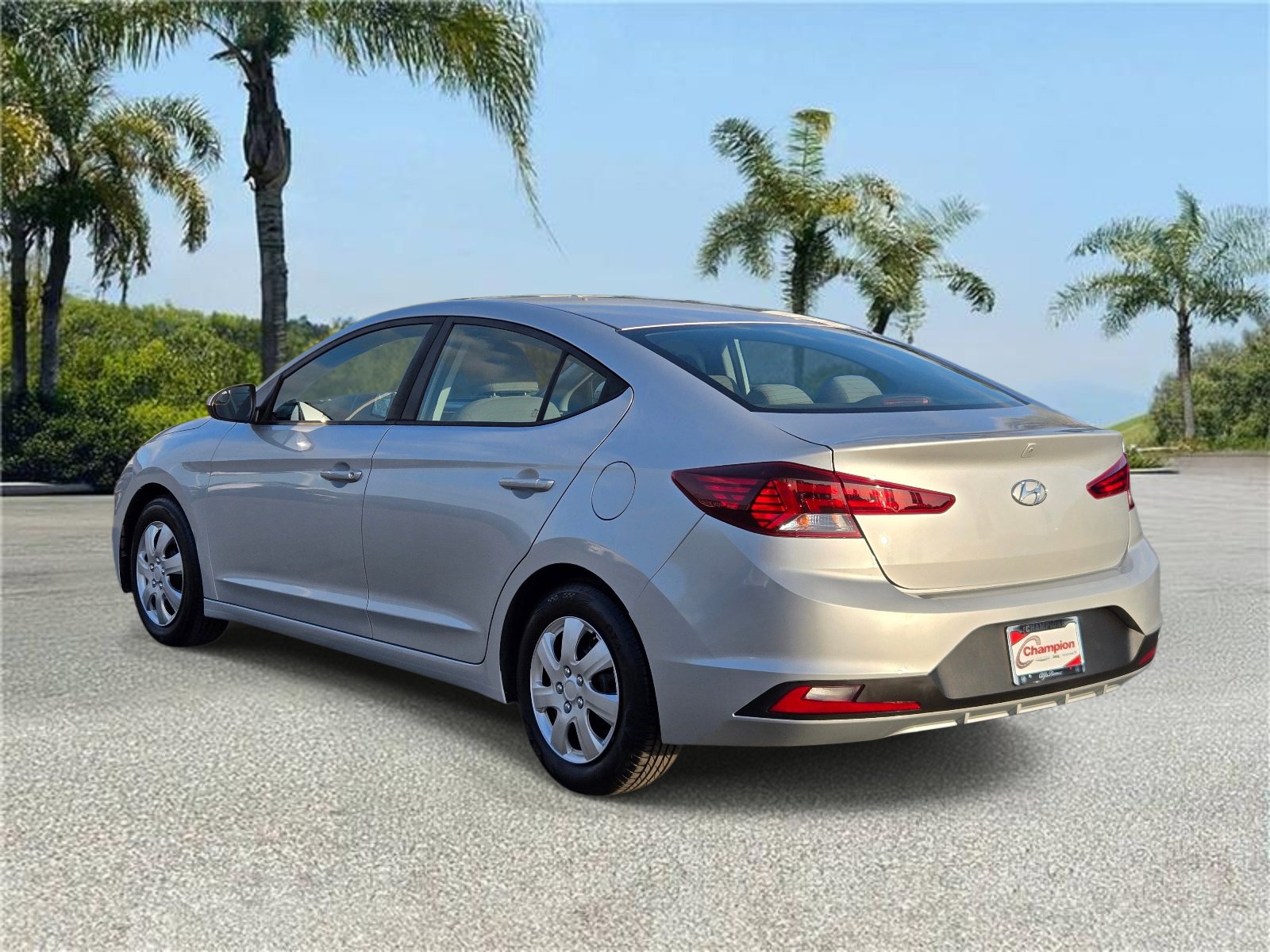 Used 2019 Hyundai Elantra SE FWD image 5