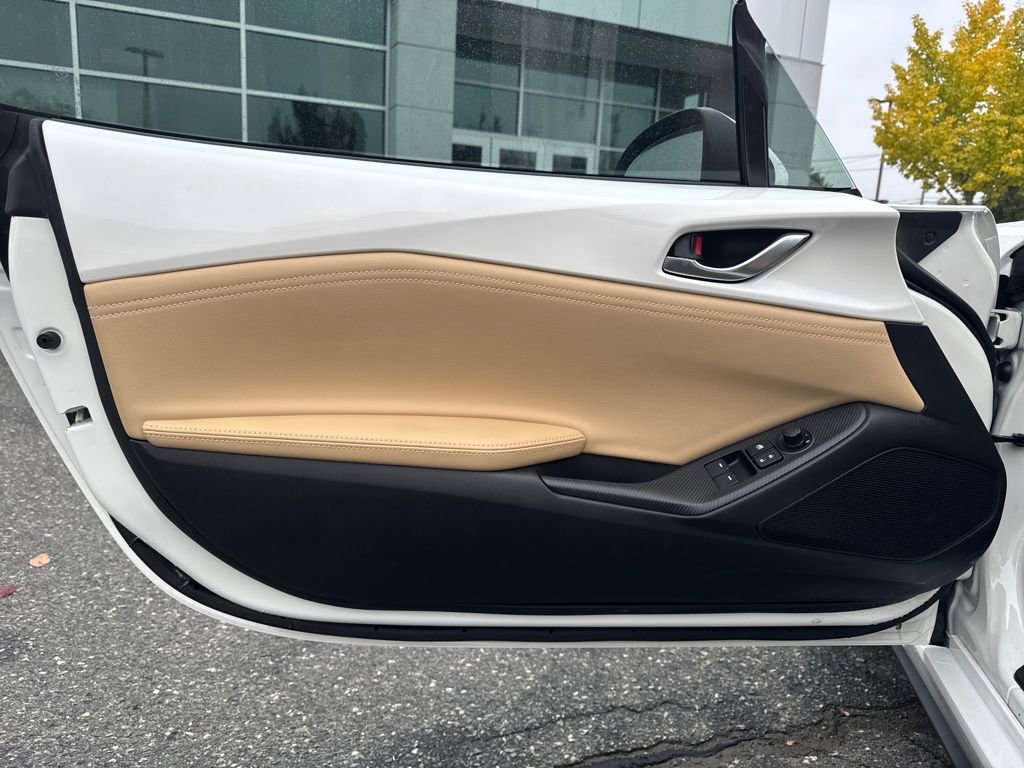 Used 2025 MAZDA MX-5 Miata RF Grand Touring w/ Weather Package image 10