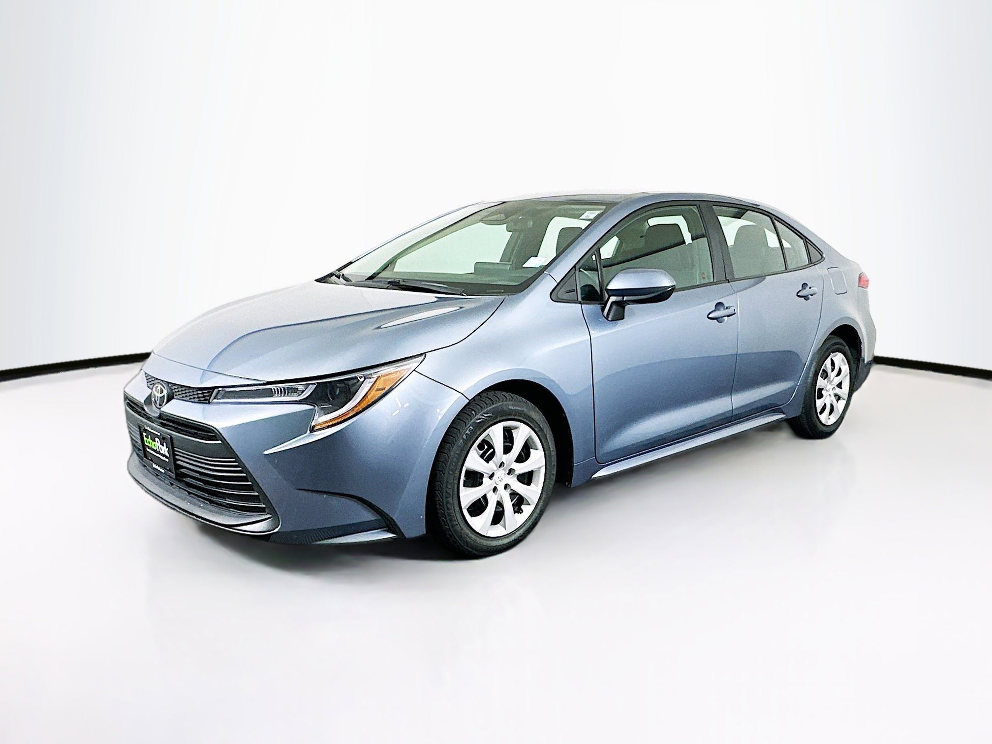Used 2024 Toyota Corolla LE image 3