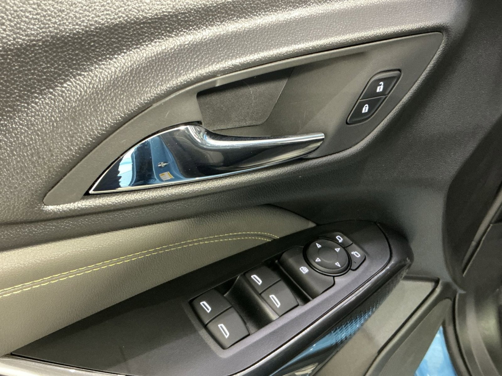 New 2026 Chevrolet Trax ACTIV w/ Sunroof Package image 23