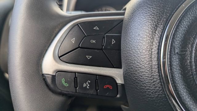 Used 2018 Jeep Renegade Latitude image 24