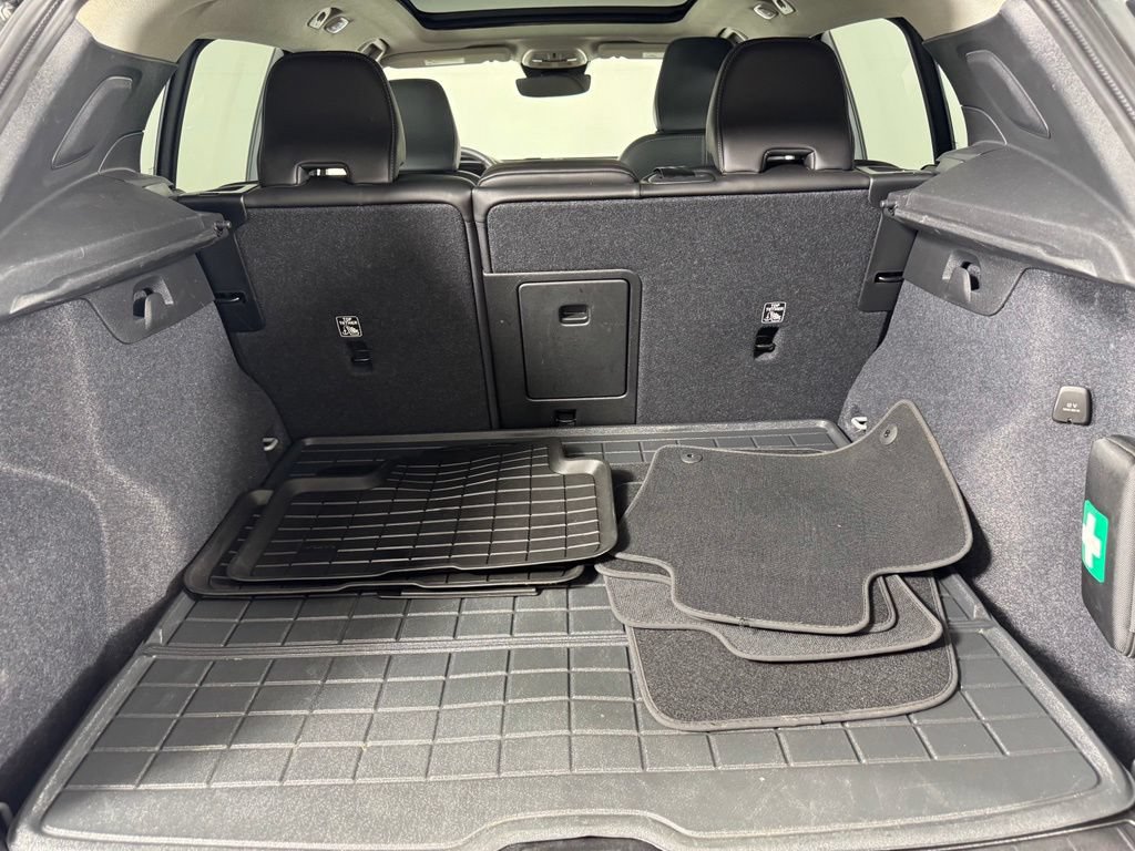 Certified 2026 Volvo XC40 B5 Plus AWD/4WD image 10