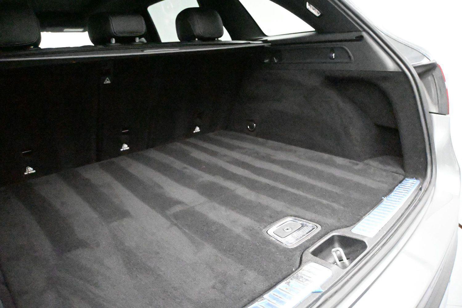 Used 2018 Mercedes-Benz GLC 300 4MATIC image 12
