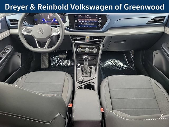 New 2024 Volkswagen Taos SE image 18