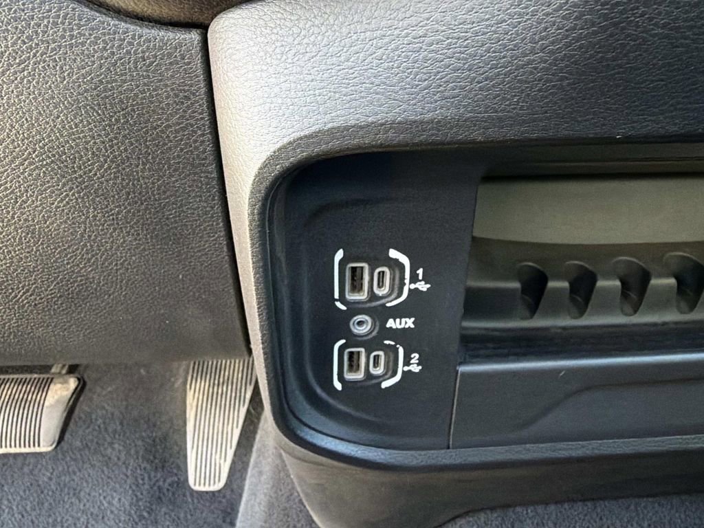 Used 2024 RAM 3500 Big Horn image 36