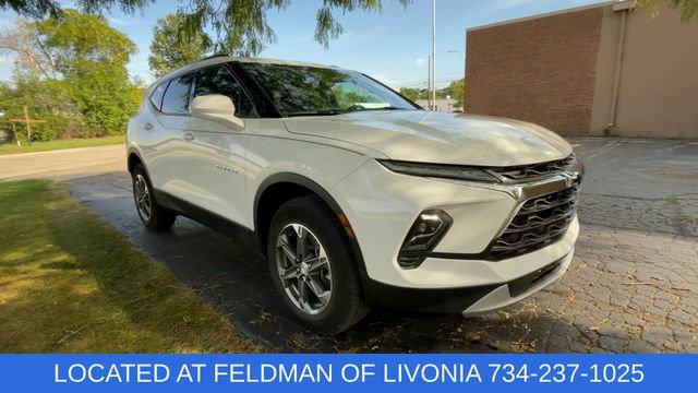 Certified 2024 Chevrolet Blazer LT w/ Convenience Package FWD image 2