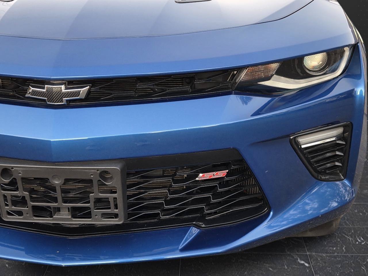 Used 2018 Chevrolet Camaro SS RWD image 31