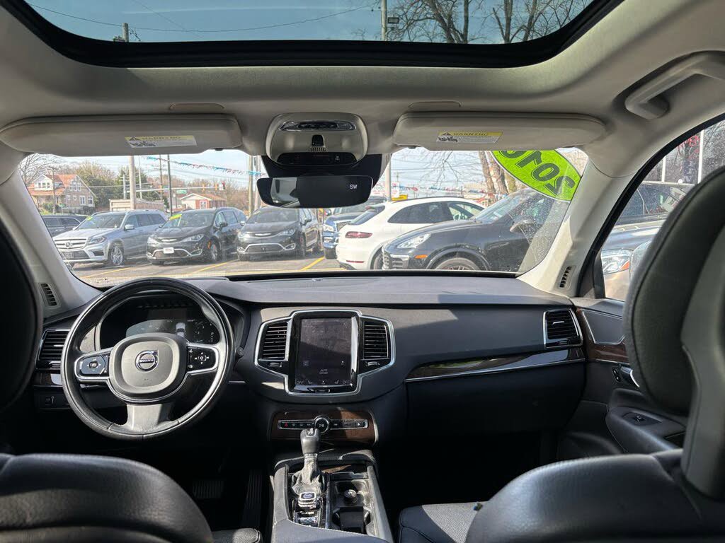 Used 2016 Volvo XC90 T6 Momentum w/ Momentum Plus Package AWD/4WD image 12