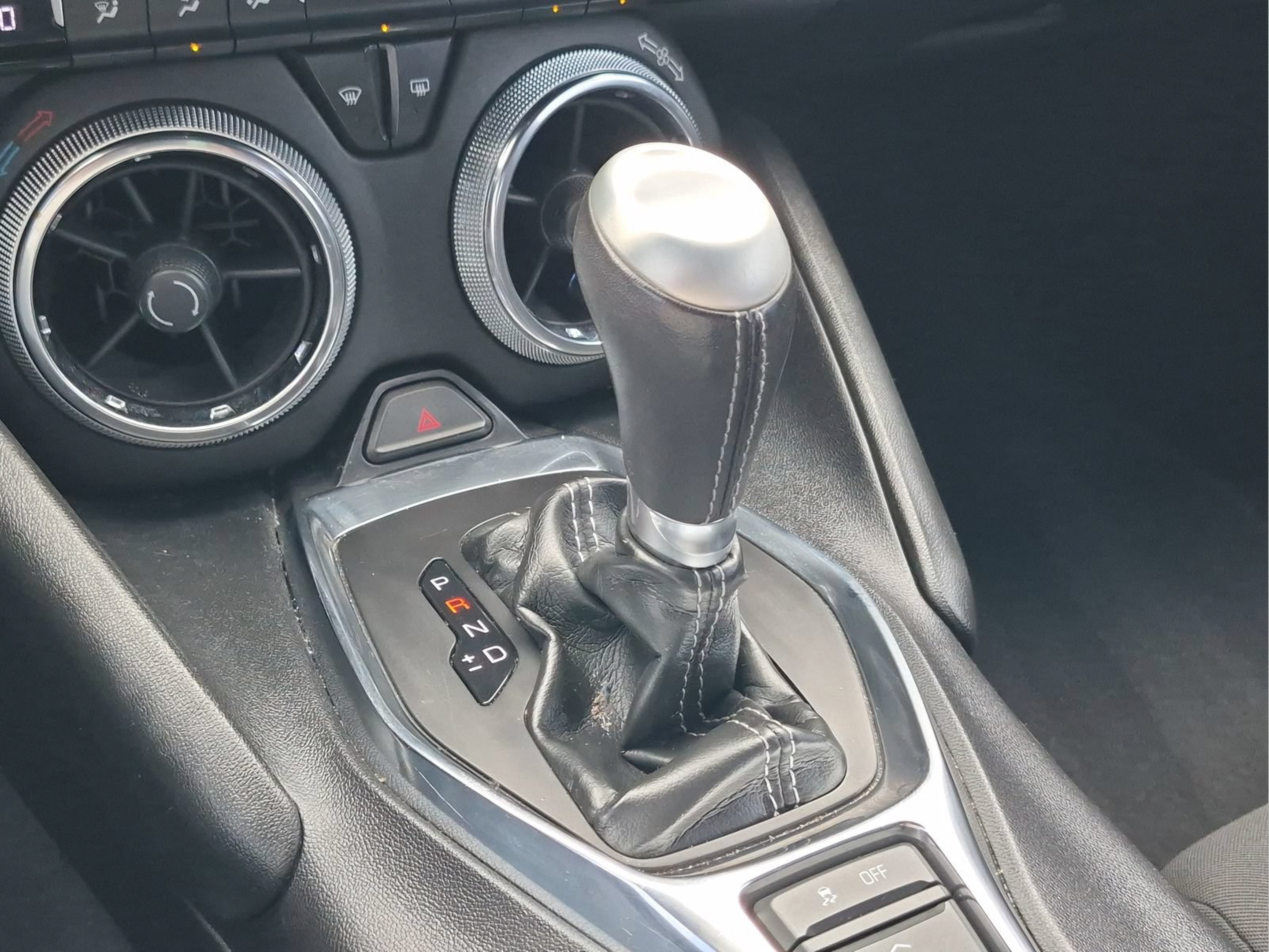 Used 2019 Chevrolet Camaro LT RWD image 15