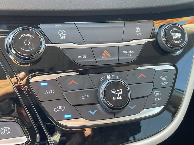 Used 2023 Chrysler Voyager LX FWD image 17