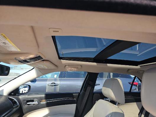 Used 2018 Chrysler 300 Limited w/ Safetytec Plus Group RWD image 7