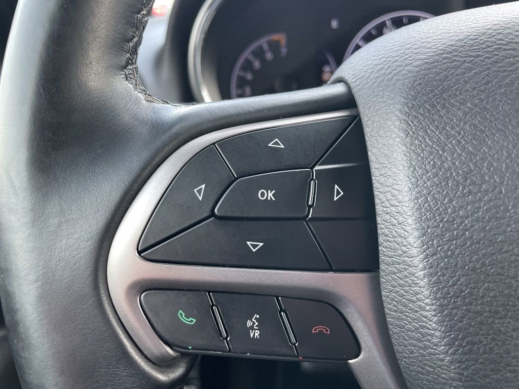 Used 2019 Jeep Grand Cherokee Laredo AWD/4WD image 14