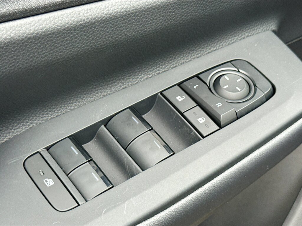 New 2026 Toyota Prius Plug-In Hybrid FWD image 8