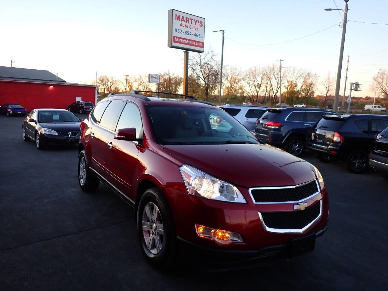 Used 2010 Chevrolet Traverse LT image 1