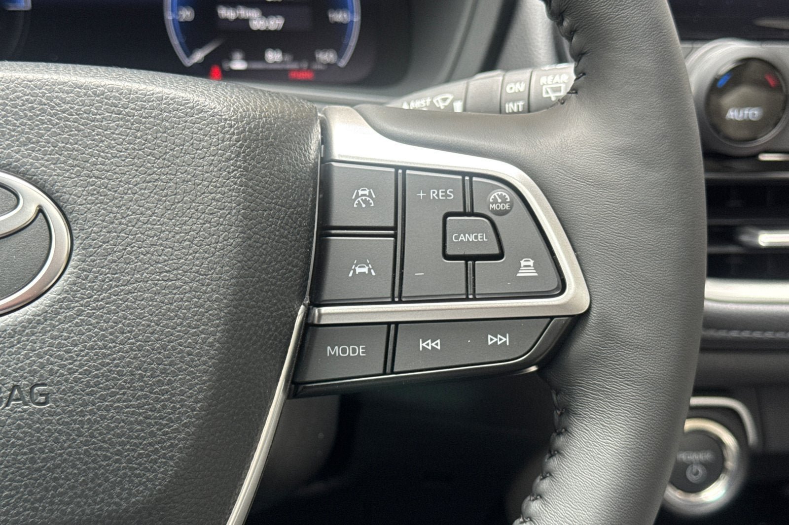 New 2026 Toyota Grand Highlander AWD Hybrid image 28