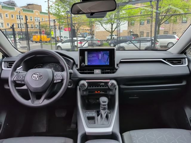 Used 2025 Toyota RAV4 XLE FWD image 11