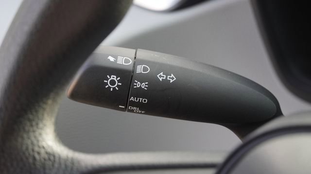 Used 2023 Toyota Corolla LE image 29