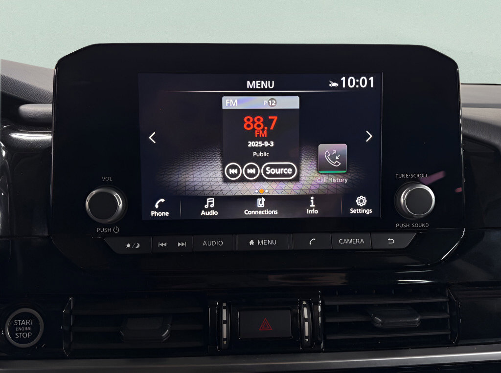 Used 2024 Nissan Pathfinder SV image 15