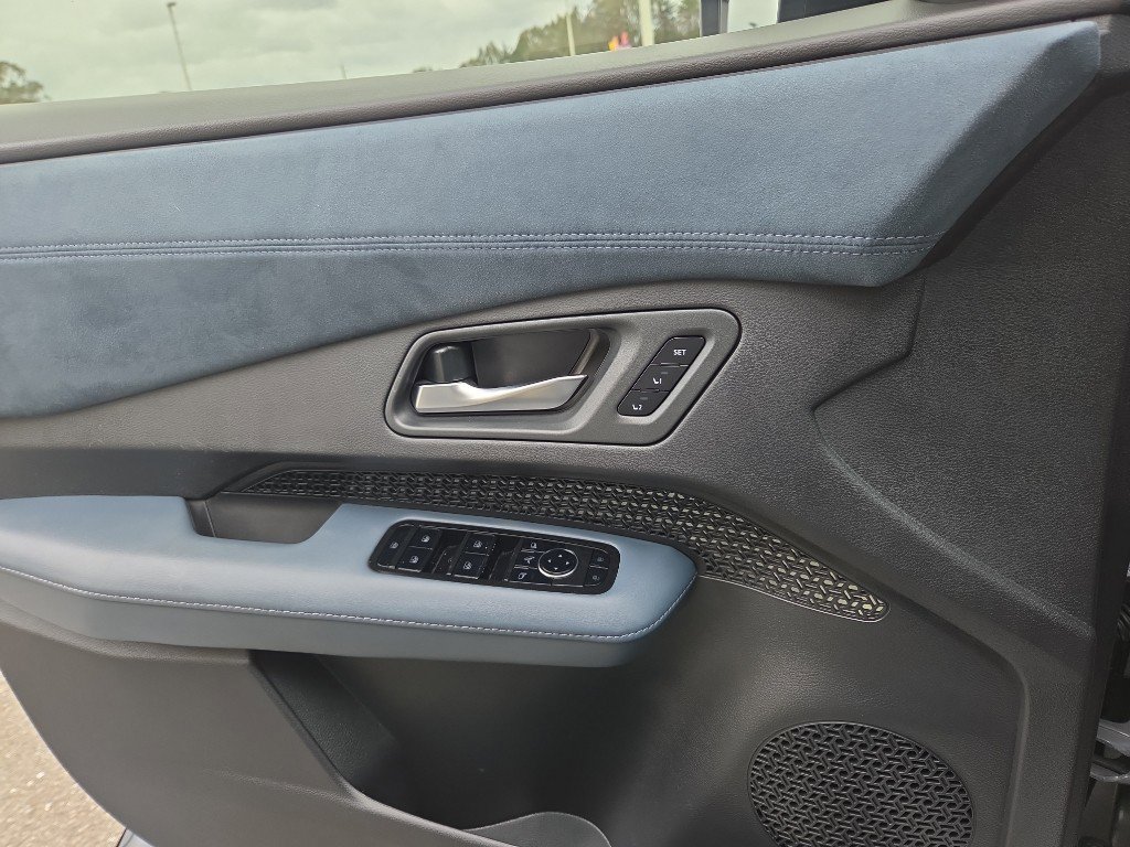 Used 2023 Nissan Ariya image 20