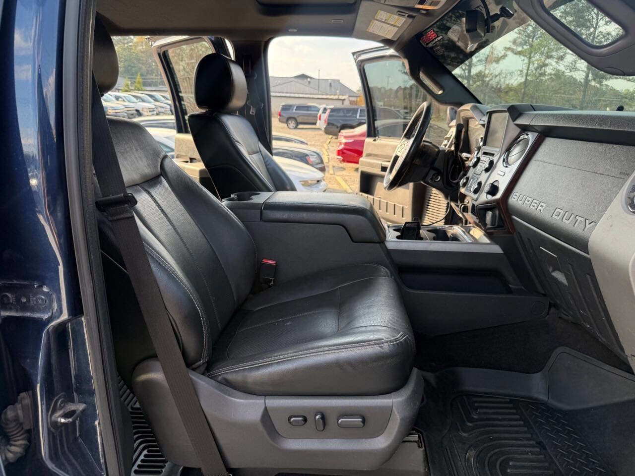 Used 2015 Ford F250 Lariat w/ Lariat Ultimate Package image 22