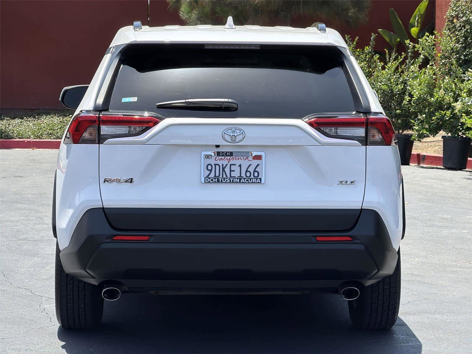 Used 2022 Toyota RAV4 XLE FWD image 6