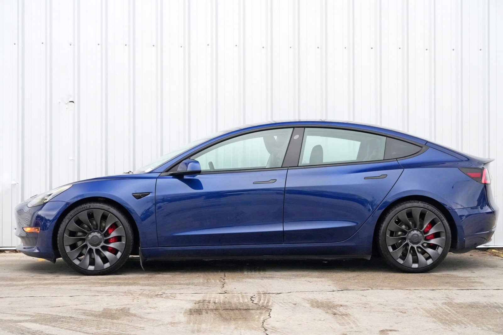 Used 2023 Tesla Model 3 Performance image 9