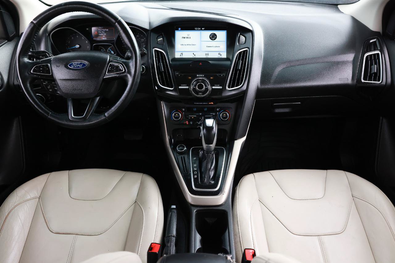 Used 2016 Ford Focus Titanium FWD image 2