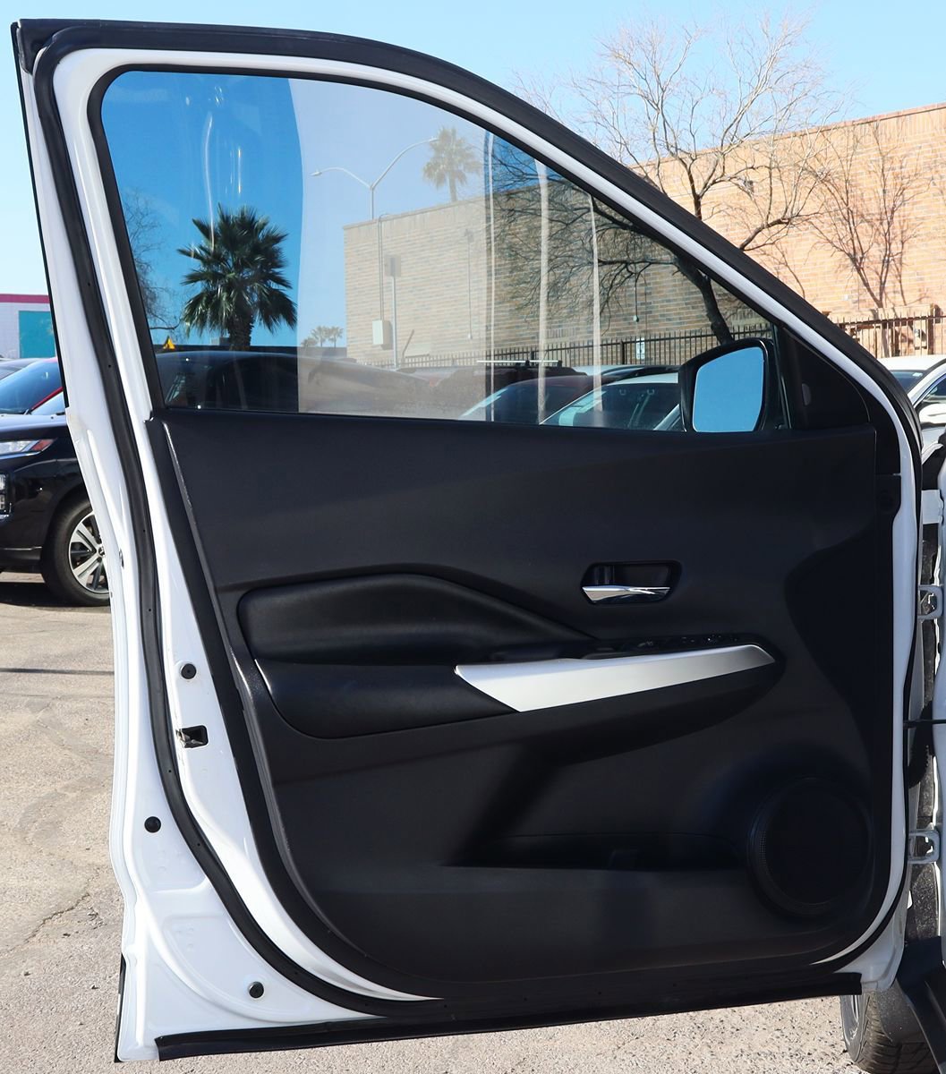 Used 2020 Nissan Kicks SR w/ SR Premium Package FWD image 36