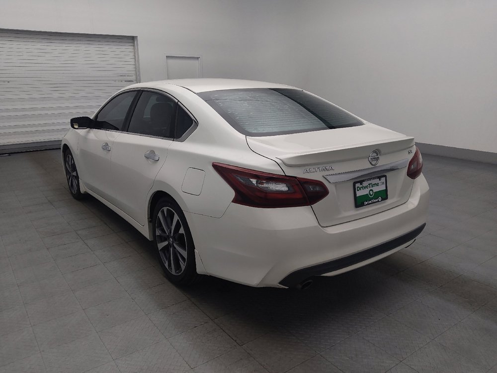 Used 2017 Nissan Altima 2.5 SR FWD image 5