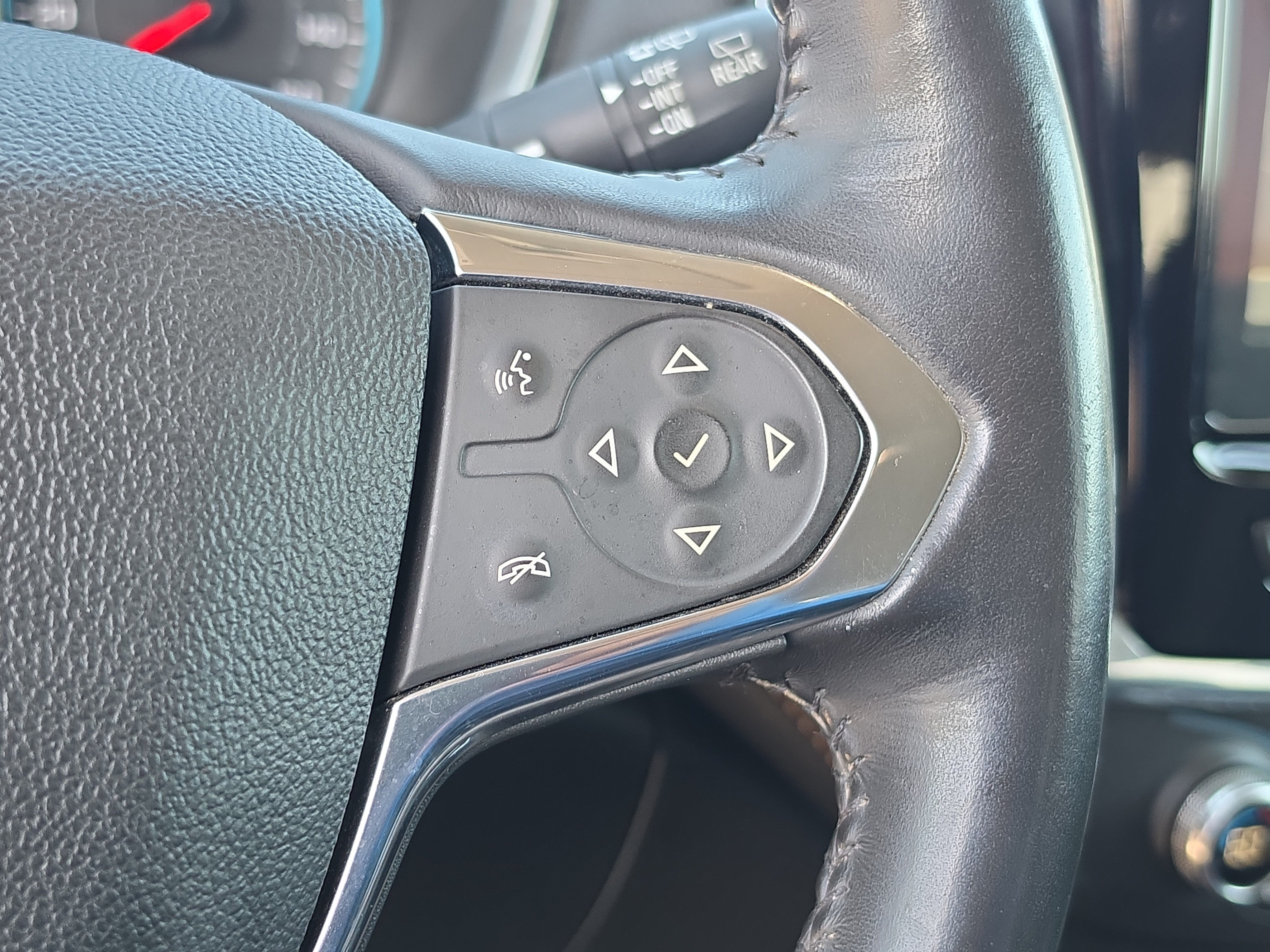 Certified 2018 Chevrolet Traverse LT AWD/4WD image 23