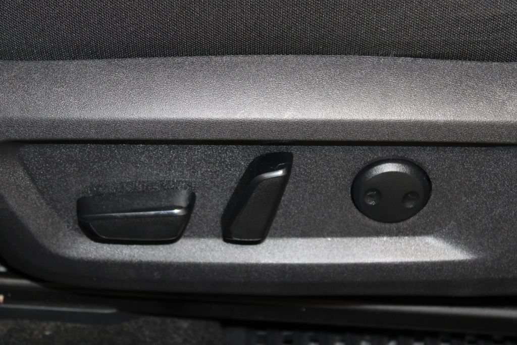 Used 2023 Nissan Rogue SV AWD/4WD image 19