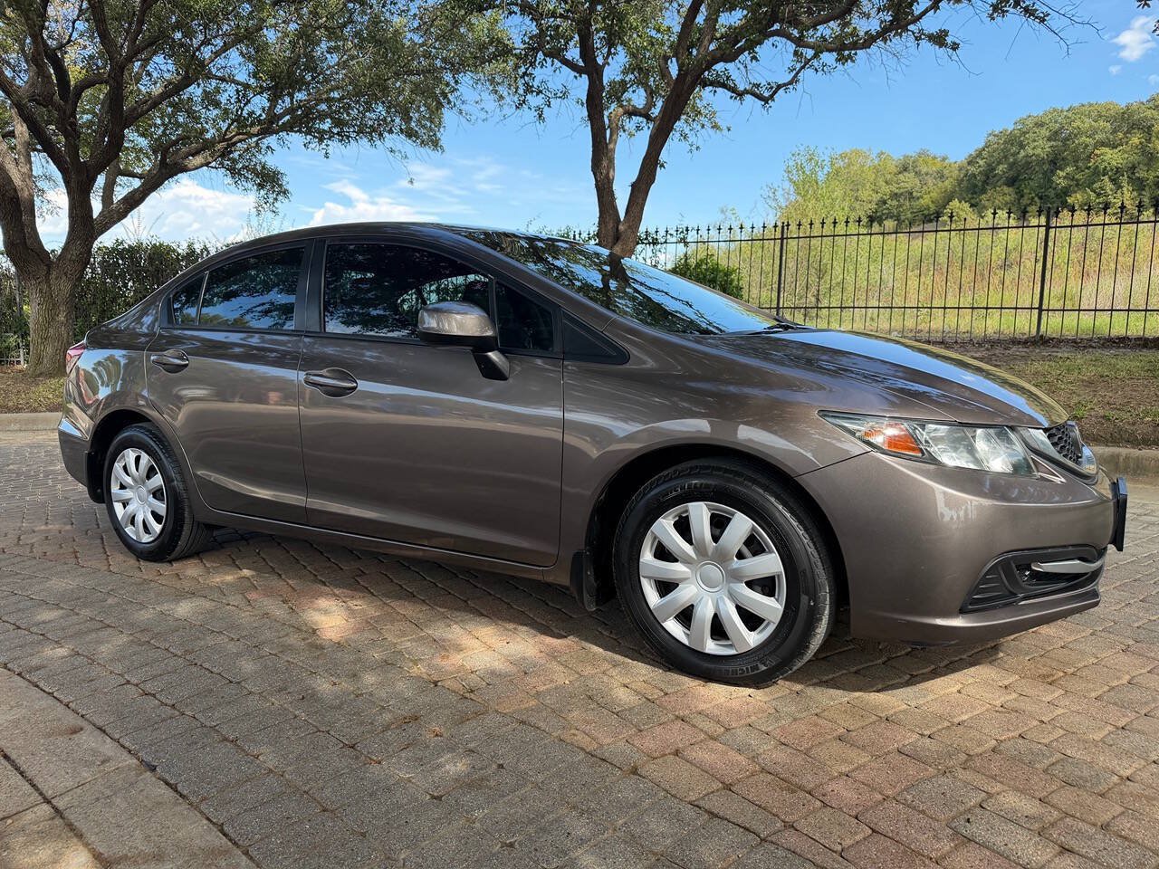 Used 2013 Honda Civic LX image 2