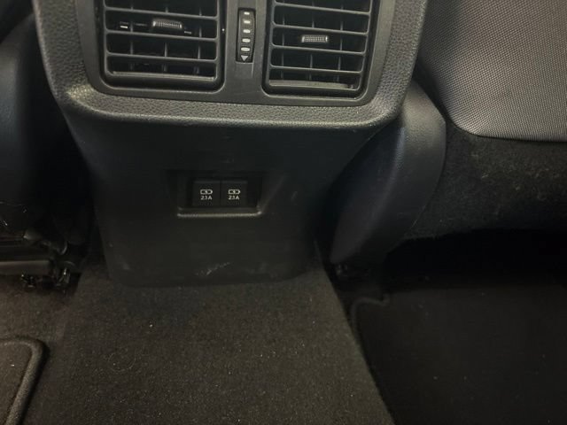 Used 2021 Toyota Venza LE AWD/4WD image 34