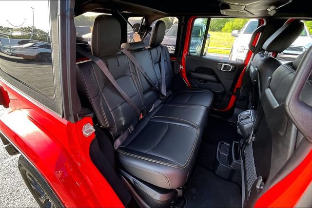 Used 2024 Jeep Wrangler Unlimited Sahara AWD/4WD image 25
