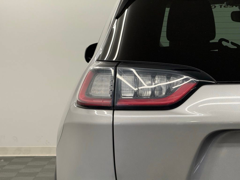 Used 2021 Jeep Cherokee Latitude image 9