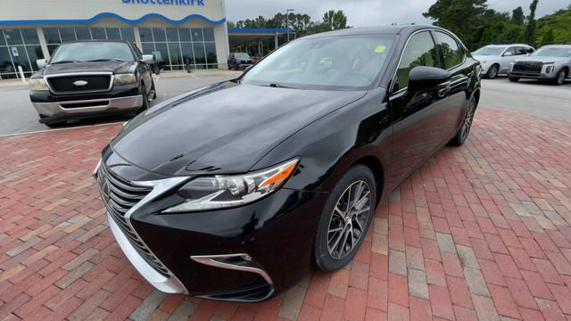 Used 2016 Lexus ES 350 w/ Luxury Package w/Wood Trim FWD image 5