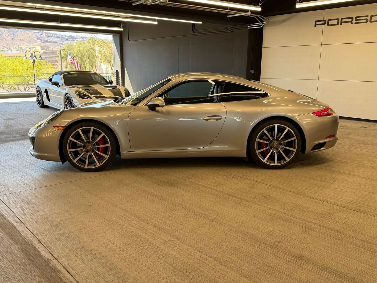 Used 2017 Porsche 911 Carrera S image 2