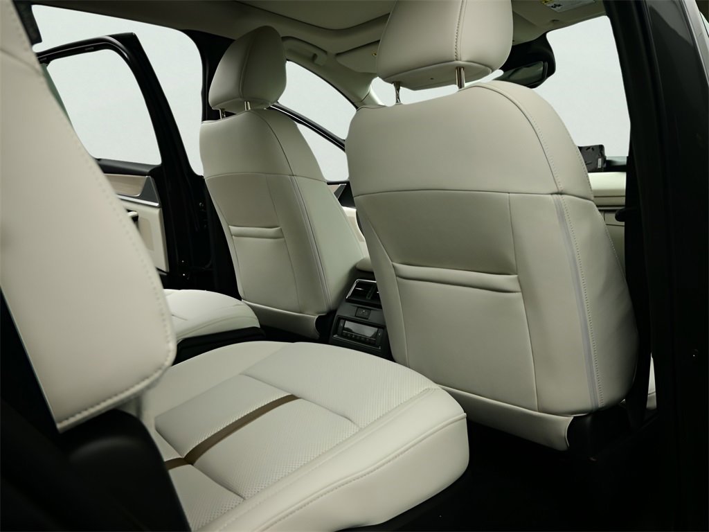 New 2025 MAZDA CX-90 Plug-In Hybrid w/ Premium Plus image 17