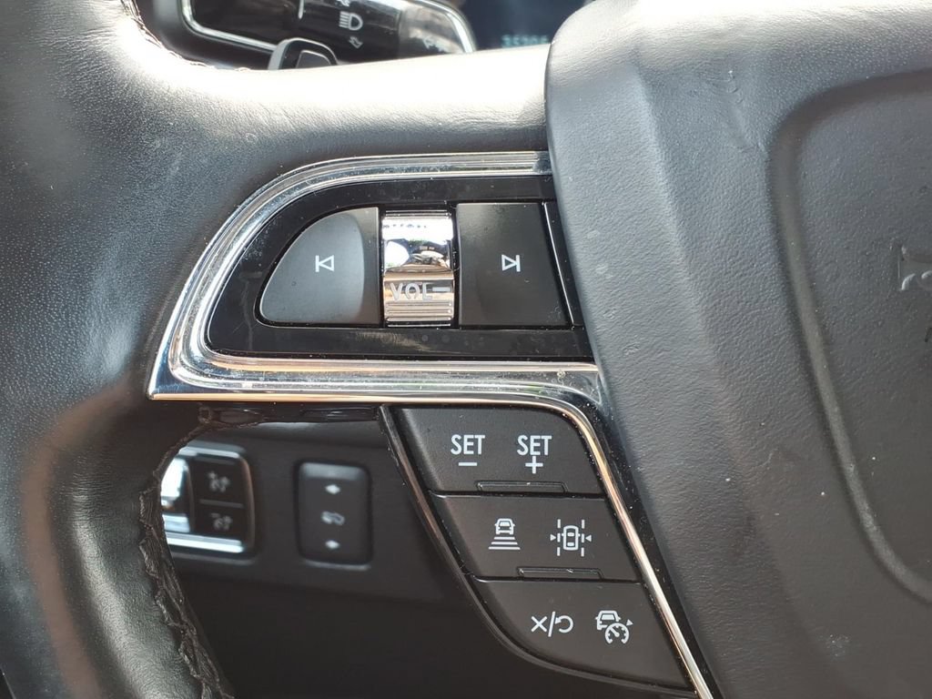 Used 2023 Lincoln Navigator L Reserve w/ Monochromatic Package AWD/4WD image 7