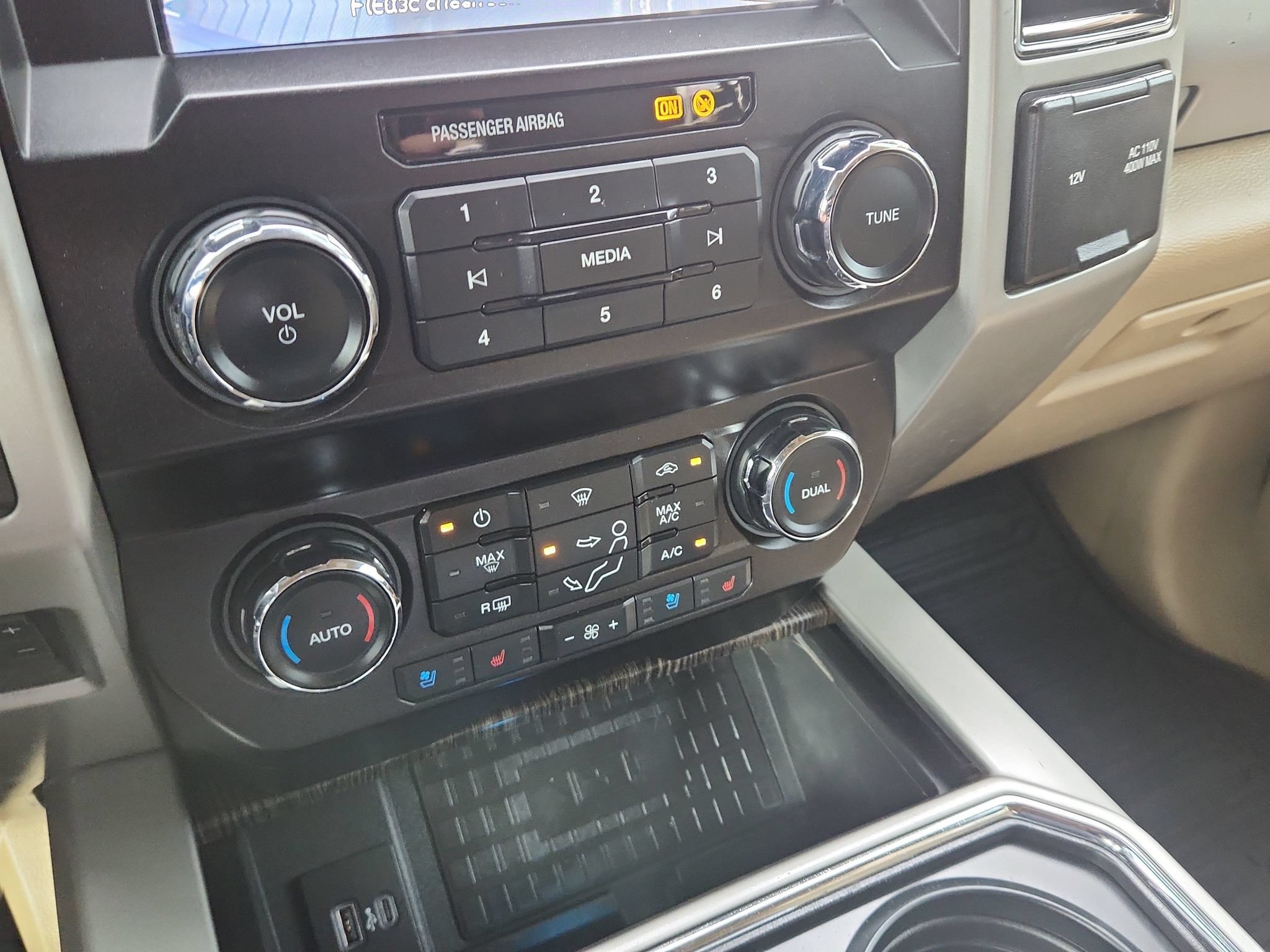 Used 2020 Ford F250 Lariat w/ Lariat Ultimate Package AWD/4WD image 26