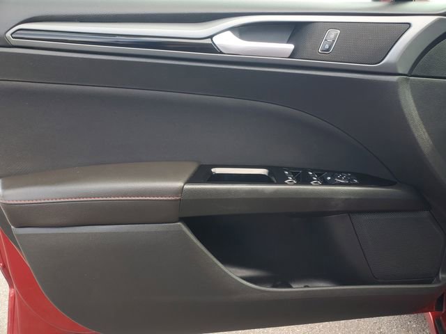 Used 2013 Ford Fusion SE image 10